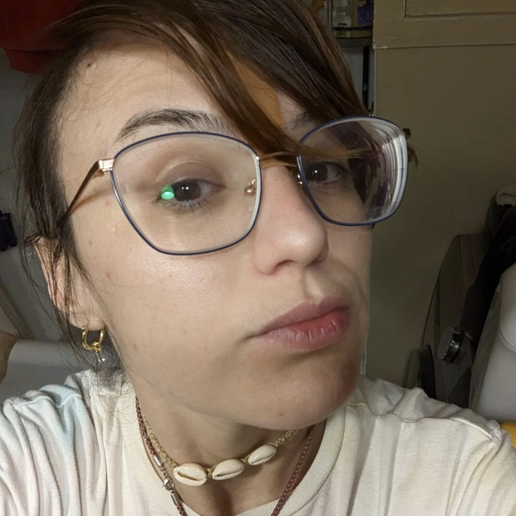 Meet your Posher, Crystal - Picture 3 of 11